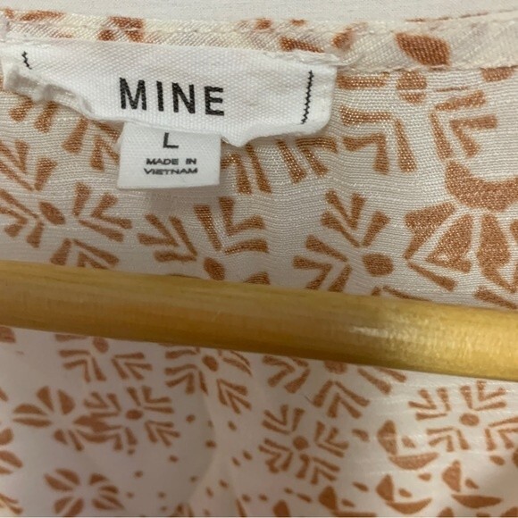 Mine Ivory and Tan Print Wrap Front Puffed Short Sleeve Peplum Gauze Top Size L - Picture 4 of 11